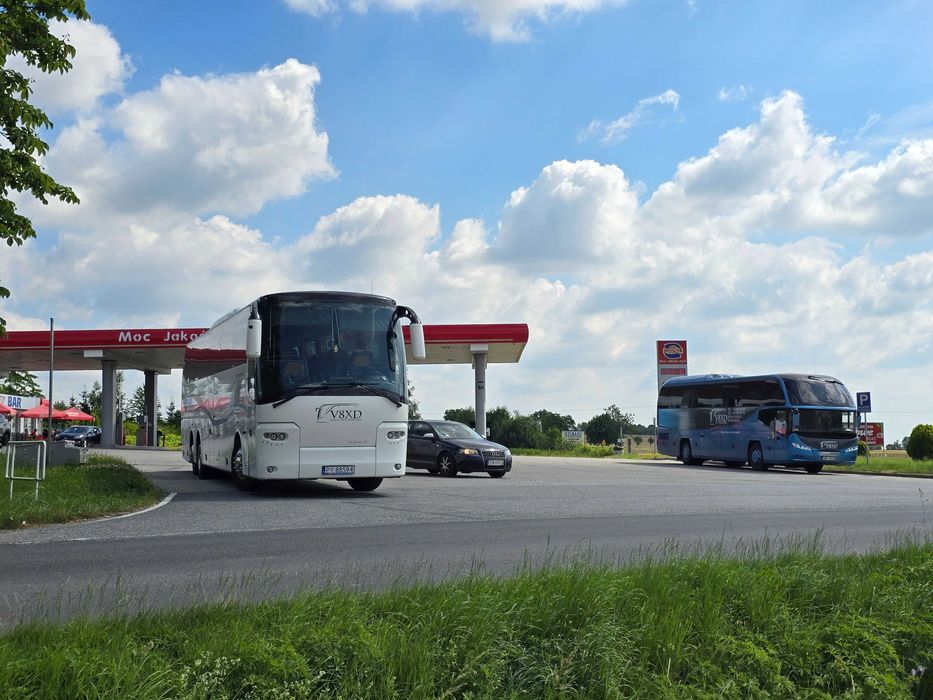 Przewóz osób, wynajem autokarów, autobusów i busów