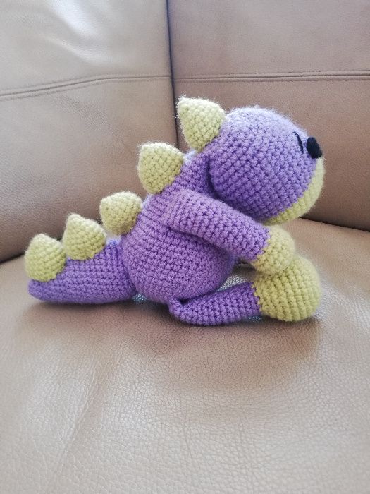 dino dinozaur maskotka przytulanka na Szydełku