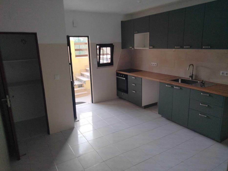 Casa para Alugar T1 Caneças