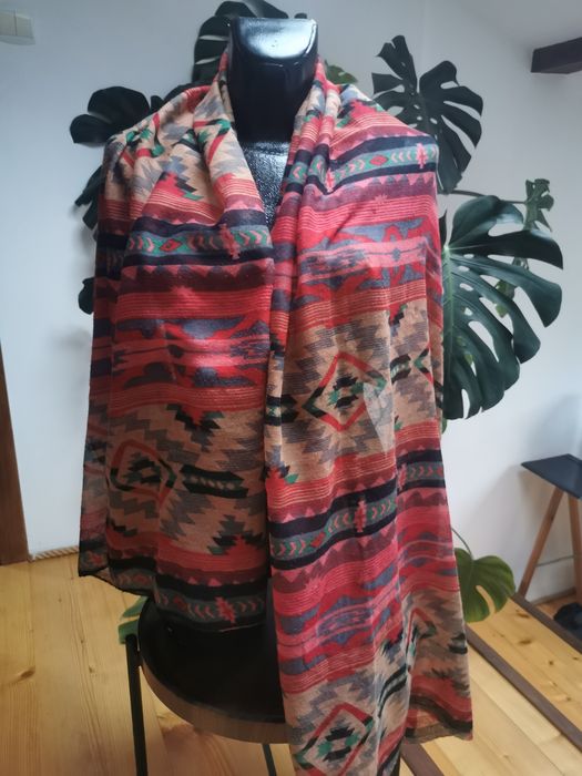 Piękny szal, komin, chusta, apaszka, jesienne barwy
Wymiary:
Długość