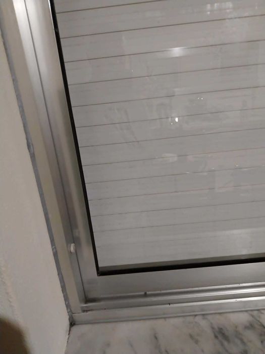 Janelas de correr vidro simples cor alumínio com aro