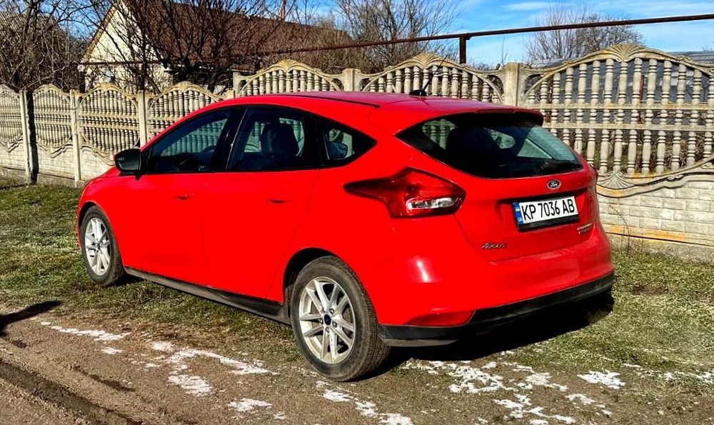 Ford Focus 2017 VIN 1FADP3K21HL247086 фото оголошення 7 з 17