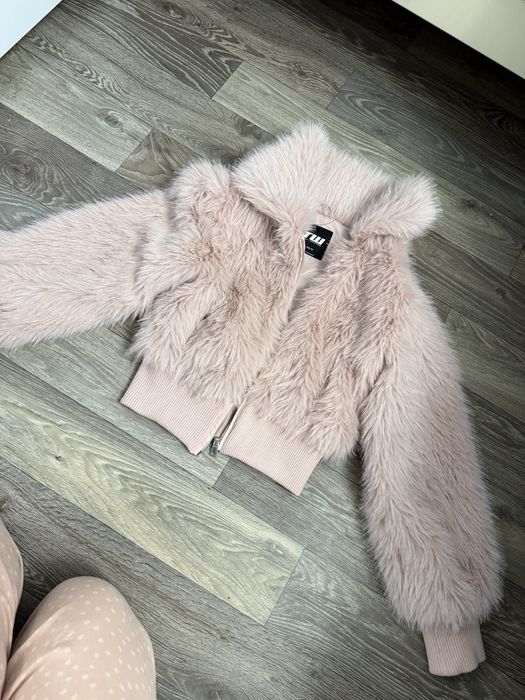 Курточка на дівчину