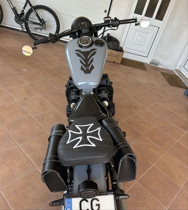 Yamaha XJ650 Maxim Bobber Restaurada e personalizada