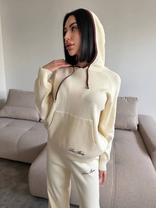 Вязаний костюм Lora Piano