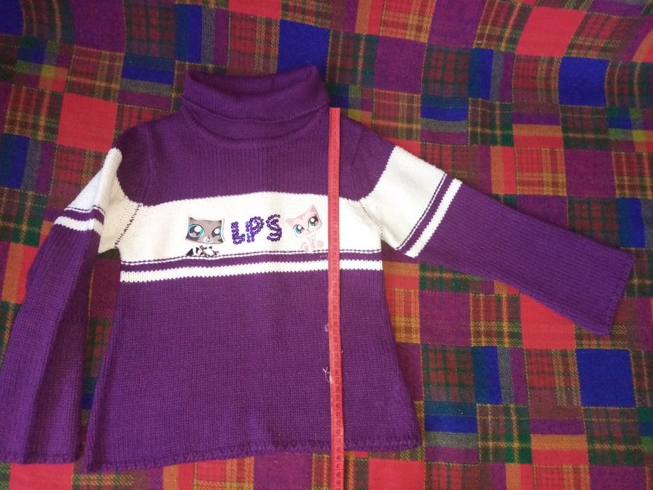 Светрики , на 5-8р. халатик