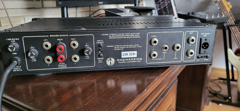 SWR SM-400 wzmacniacz basowy .