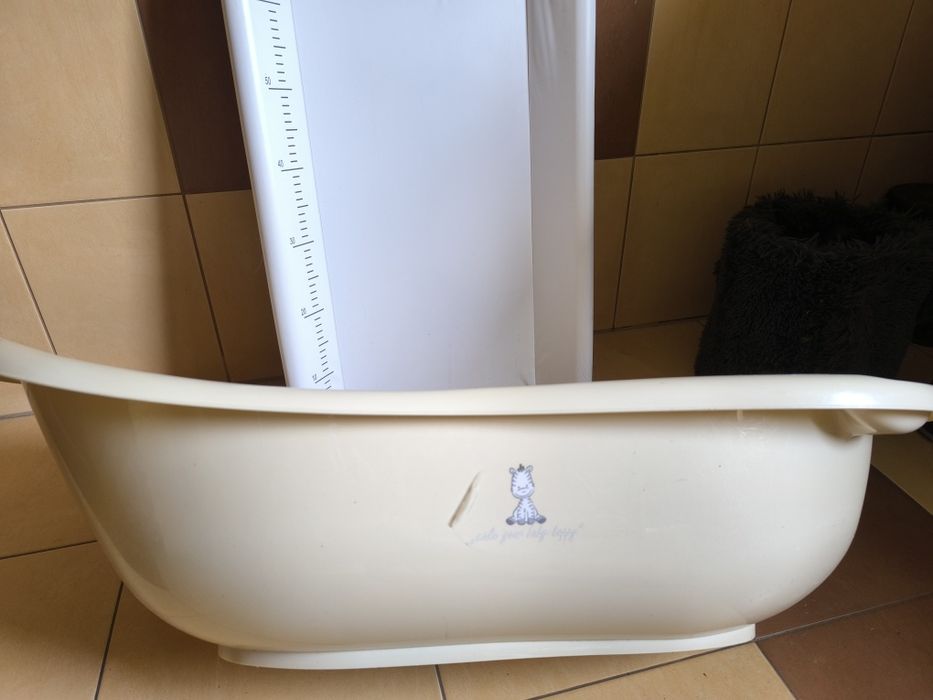 Stojak pod wanienkę + gratis wanienka i przewijak