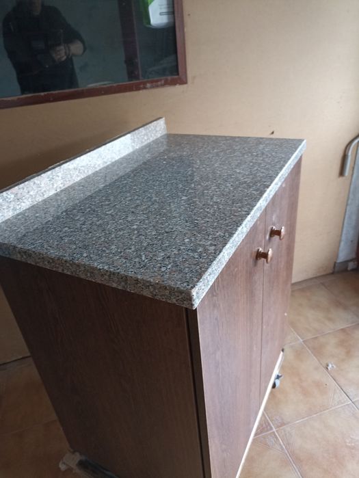 Armário com pedra de granito novo nunca foi usado