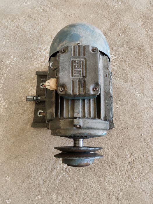 Motor Elétrico Trifásico WEG 0,70 kW (1 CV) – IP55 – 1410 rpm