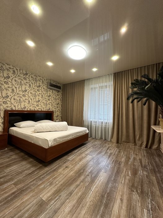 Посуточно 3К Печерск, Леси Украинки.