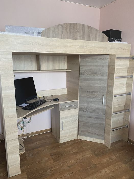 Ліжко-горище з шафою