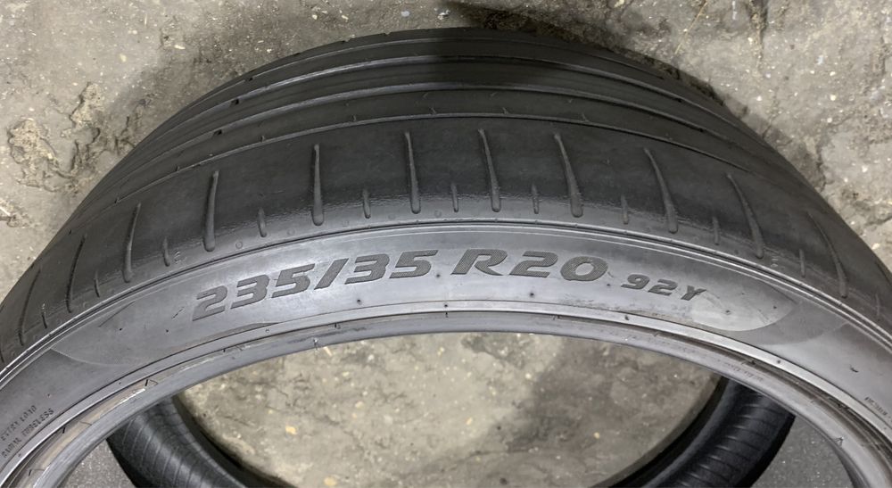 Шина одна Pirelli PZero PZ4 235/35 R20 Tesla Model 3