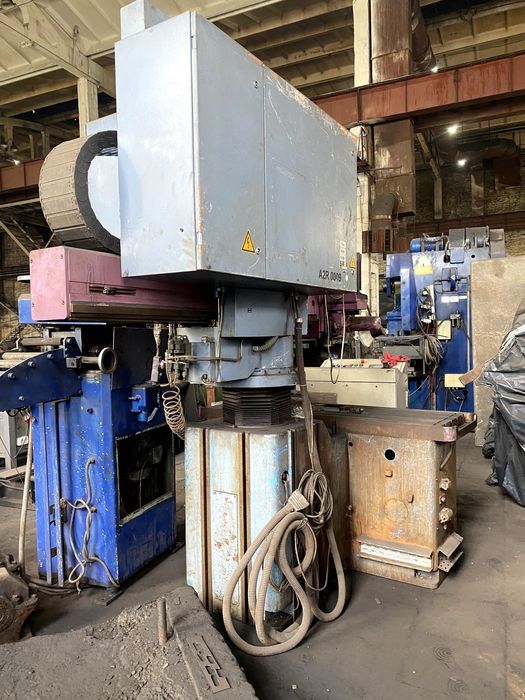 Станок радіально-свердлильний з ЧПУ "Danumerik-340"