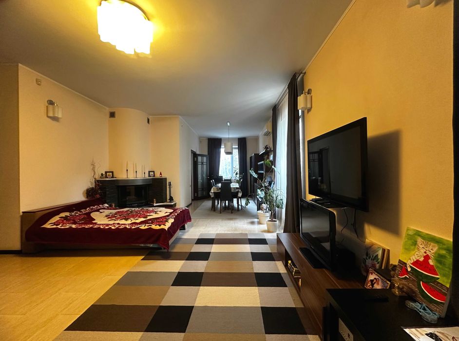 Ваш идеальный дом уже ждёт Вас ! Центральная часть Мельниц .