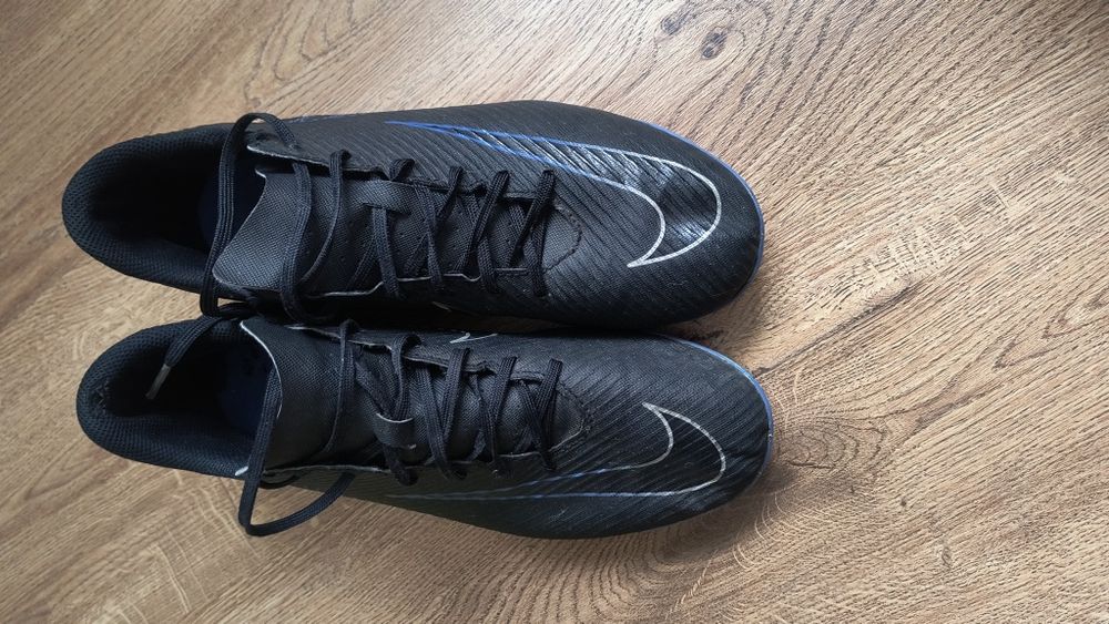 Buty sportowe korki