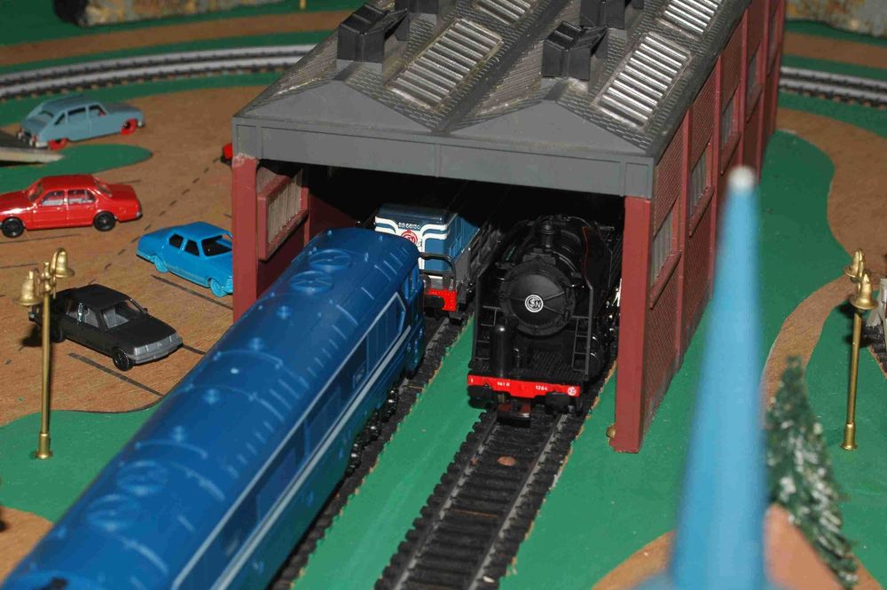 Pista de combóios H0 - Layout 245cm x 123cm NOVO PREÇO para desocupar