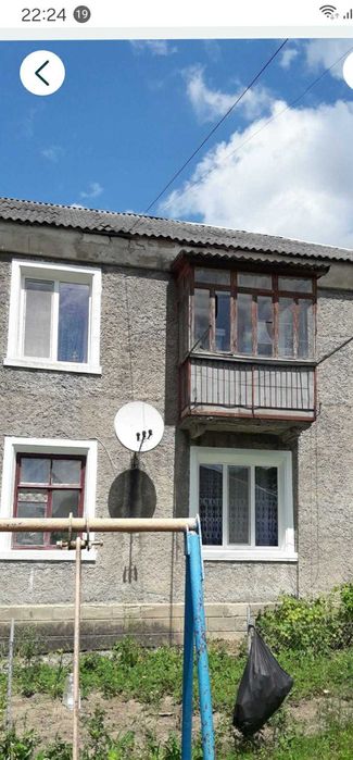 Продається 3 - кімнатна квартира с. Сахкамінь.