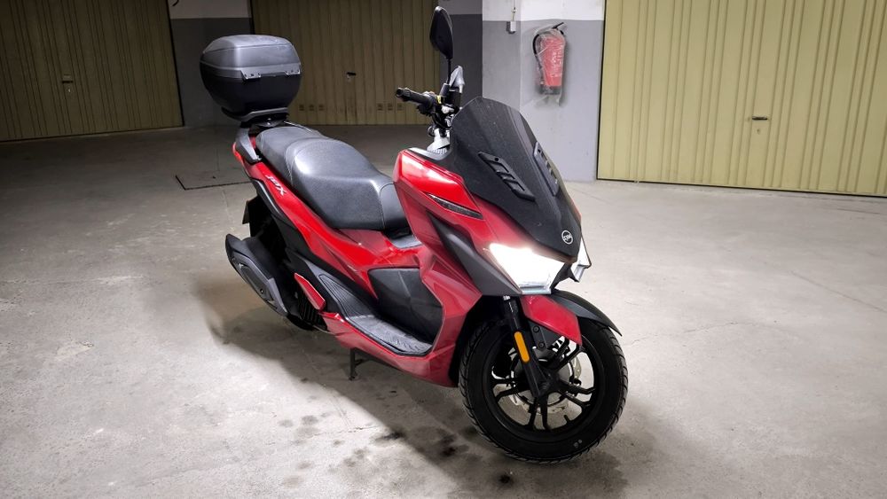 Sym Jet X 125 com top case e alarme