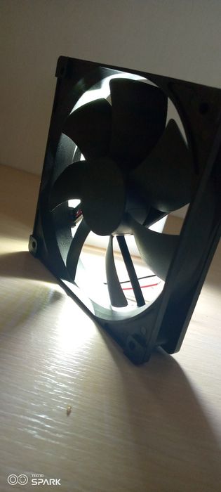 Куллер для ПК на 12v 120мм