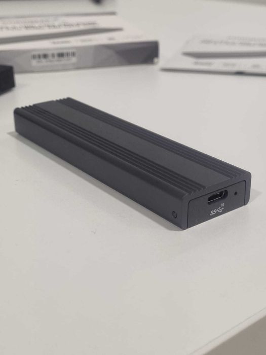 Caixa Externa Sabrent USB Type-C para SSD M.2 NVMe e SATA – Tool-Free