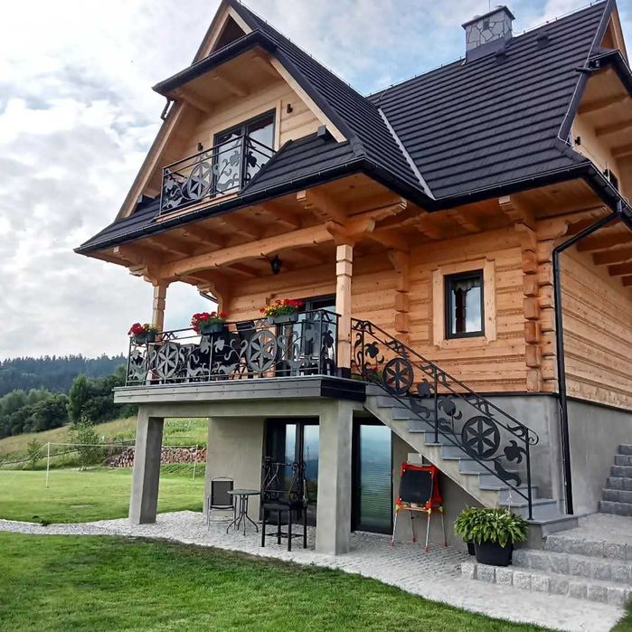 Drewniany domek w górach, na Podhalu, Nad Jeziorem, Gorce, Pieniny