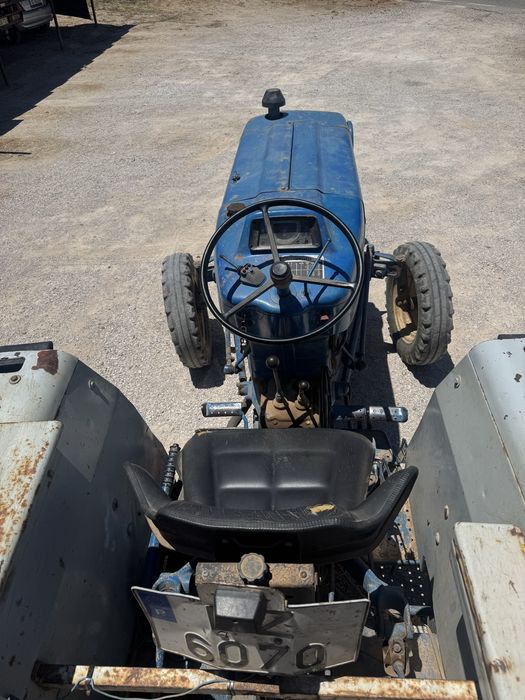 Ford 3600 com grade discos