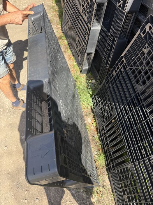 Продаються піддони пластикові 180 шт 1300X1100X120 вага 1 шт 10,5 кг