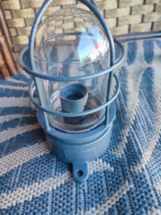 Lampa żeliwna z PRL