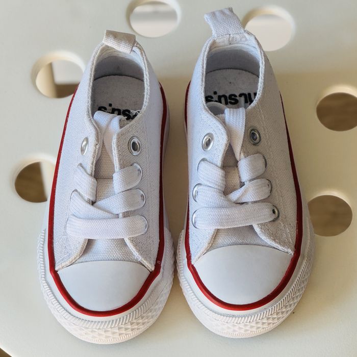 Nowe białe trampki dziecięce roz. 24