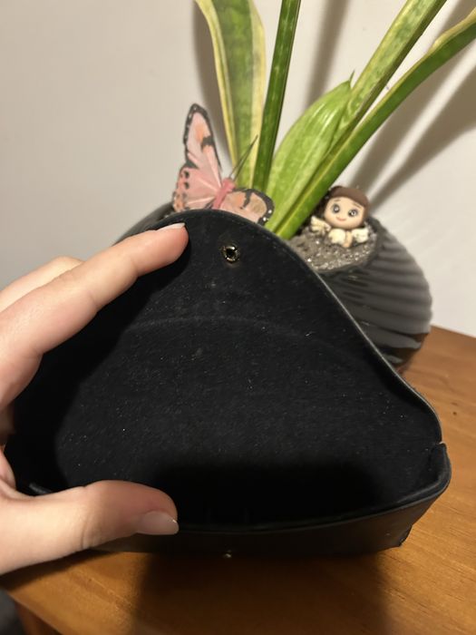 2 caixas de oculos prada e police