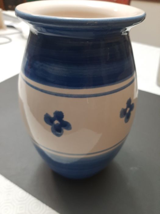 Rustic Ceramic Jar424883146793297920
