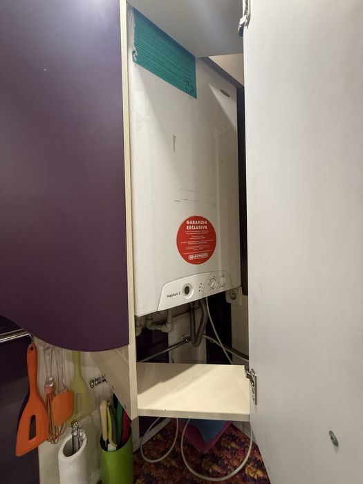 Продаю 2х к.кв. С автономным отоплением в Центре города.