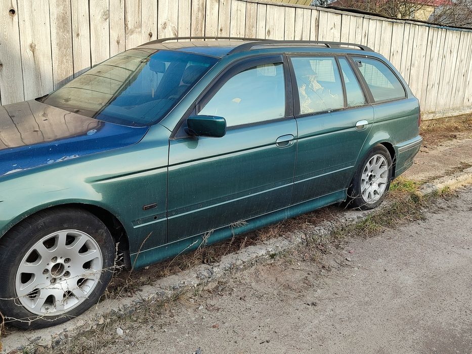 Продаю BMW e39 .