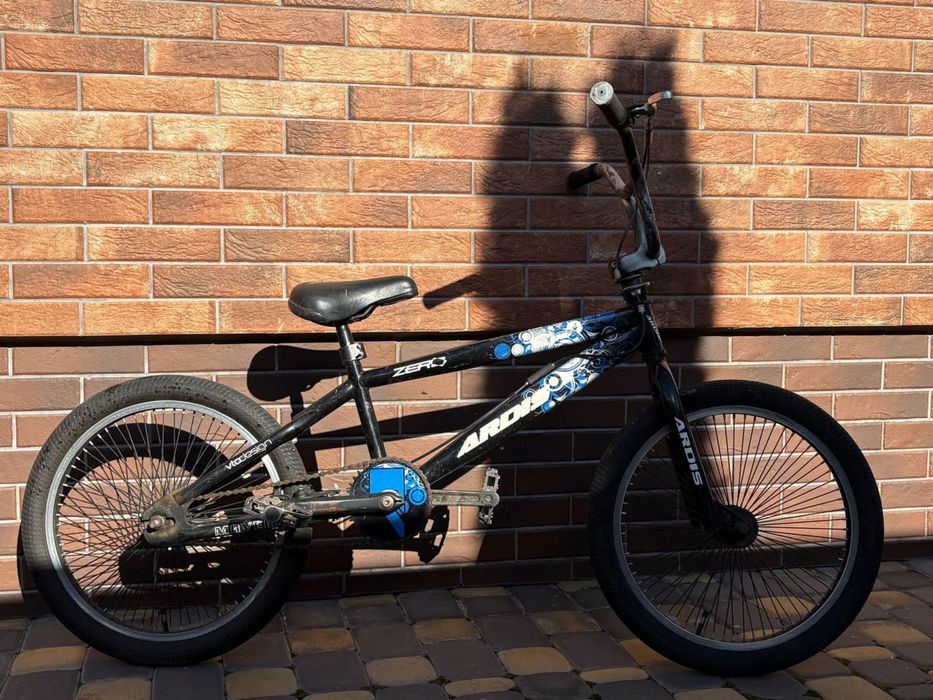 Велосипед BMX .