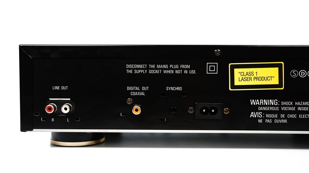 Zaawansowany odtwarzacz CD DENON DCD-715 DAC 18-bit Burr-Brown PCM61P