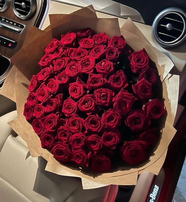 Доставка квітів Київ • Букет 51 роза • Доставка цветов Киев Украина •