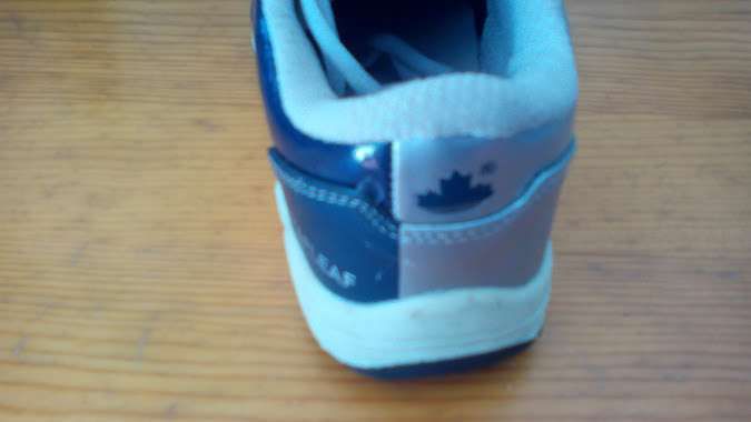 Sapatilhas desportivas novas