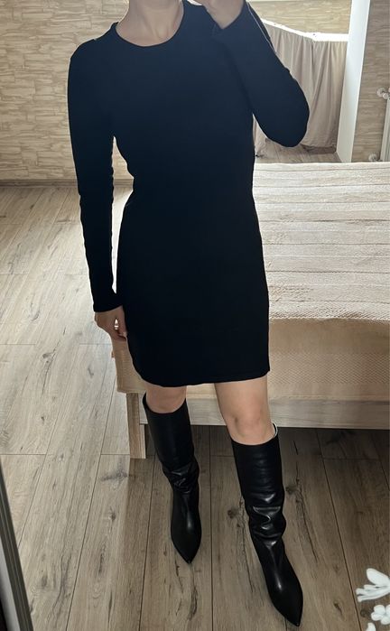 Трикотажная чорна сукня плаття MANGO