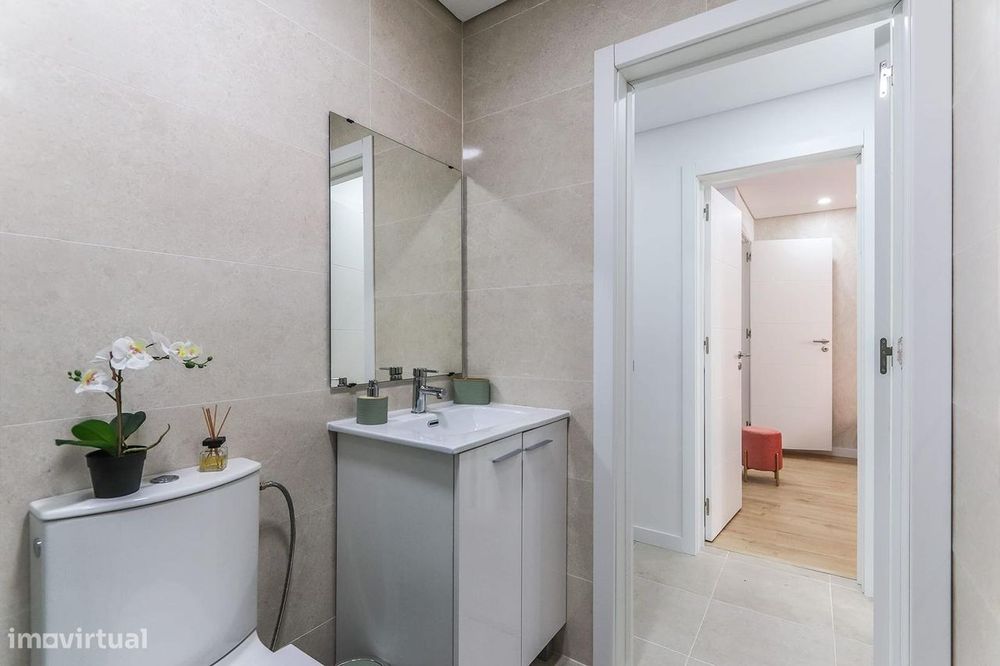 Apartamento T2 + T0 , próximo á Estação CP Cacém