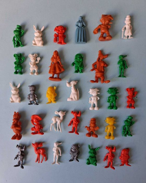 33 Bonecos monocromáticos Série WALT DISNEY . Ver fotos. Preço do lote.