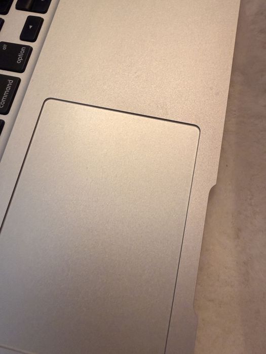 Model: MacBook Air 13-inch (Model A1466, EMC 2925)