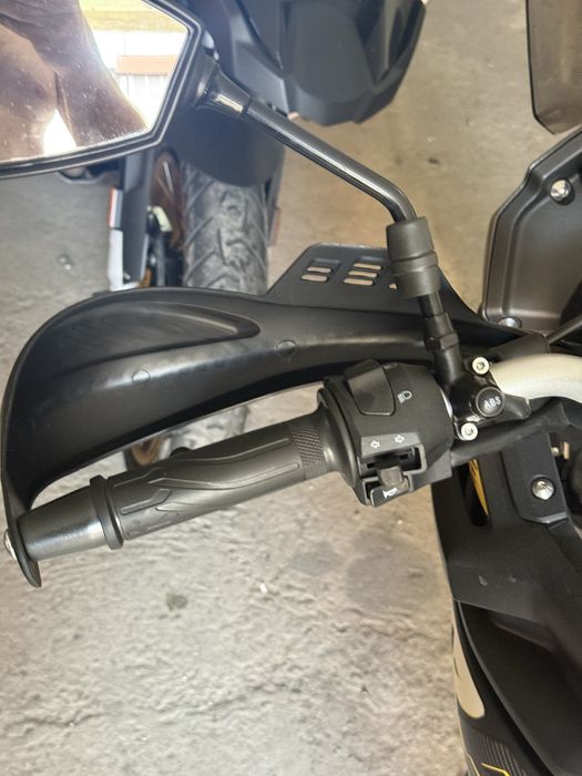 Voge 300 rally, black knight