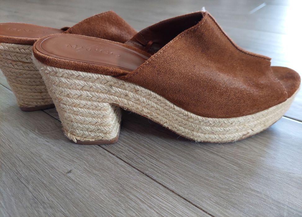 Sandálias castanhas MANGO