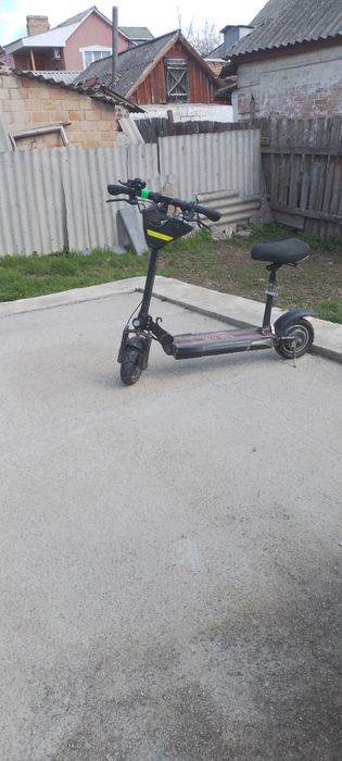 Продам електросамокат хто перший забере продам за 15000грн