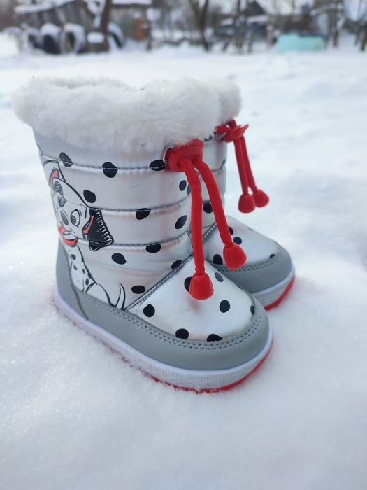 Зимові дитячі черевички.
