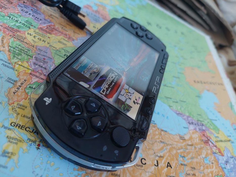 Konsola psp 1003 (1004) przerobiona 32gb 100 gier