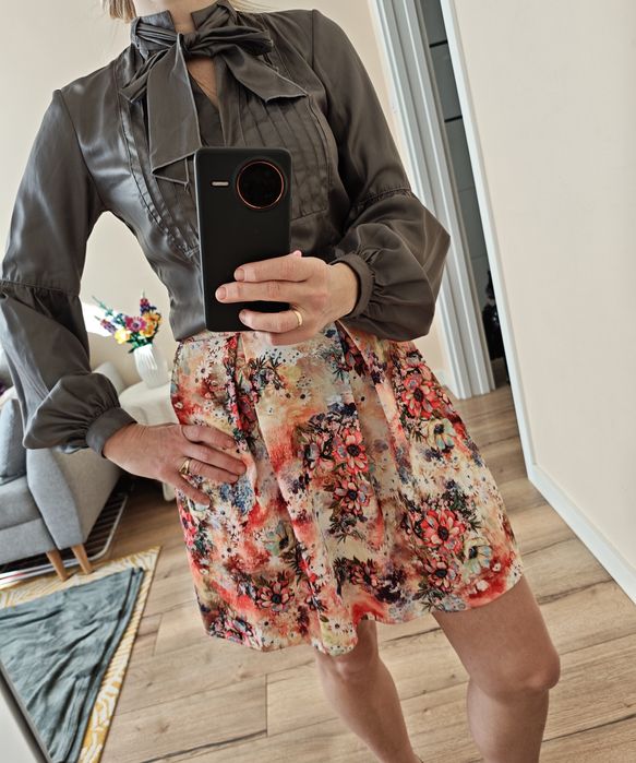 Spódnica w kwiaty r. S/XS