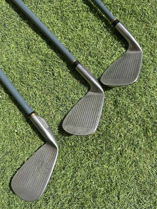 Ferros de golf cobra