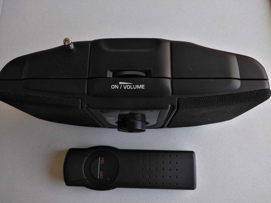 Rádio portátil com comando